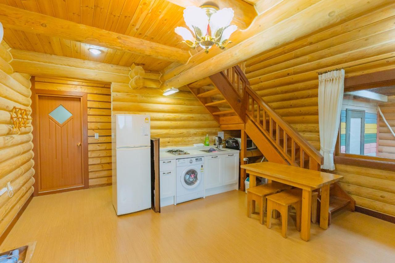 Jungmun Log Pension & Resort ซอกวีโพ ภายนอก รูปภาพ