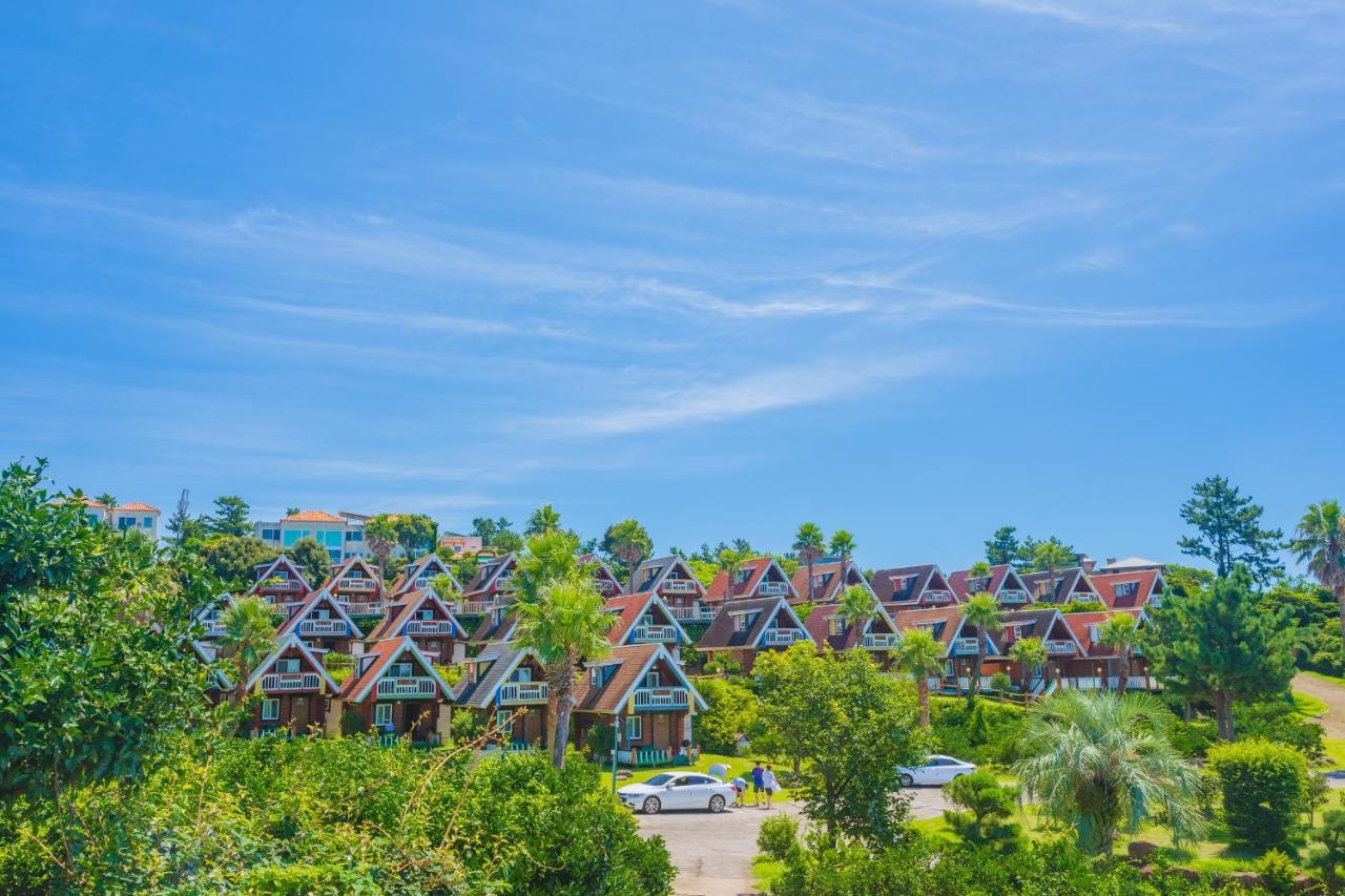 Jungmun Log Pension & Resort ซอกวีโพ ภายนอก รูปภาพ