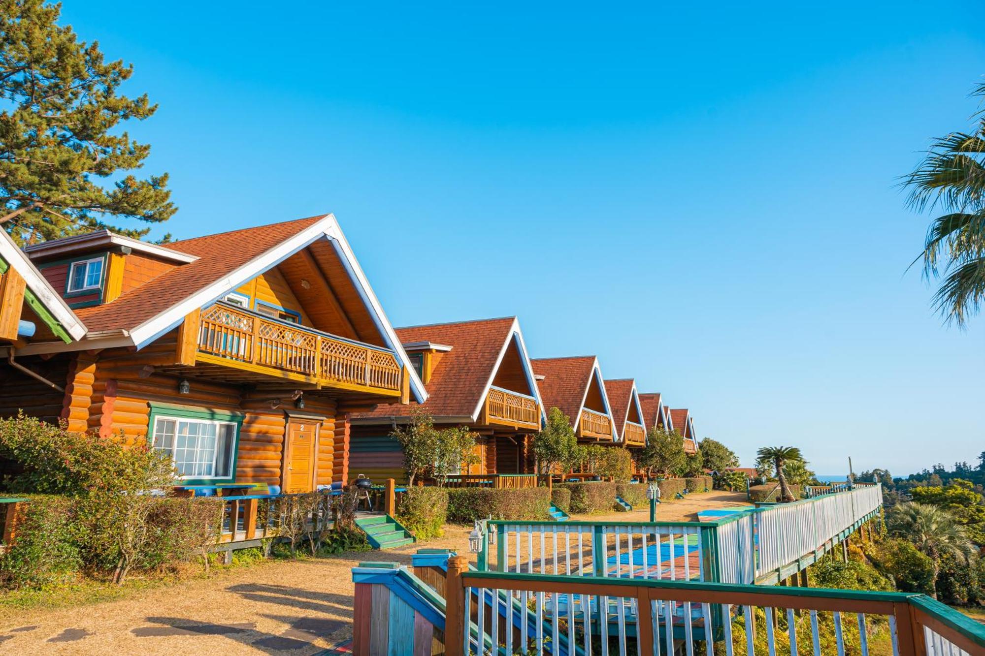 Jungmun Log Pension & Resort ซอกวีโพ ภายนอก รูปภาพ
