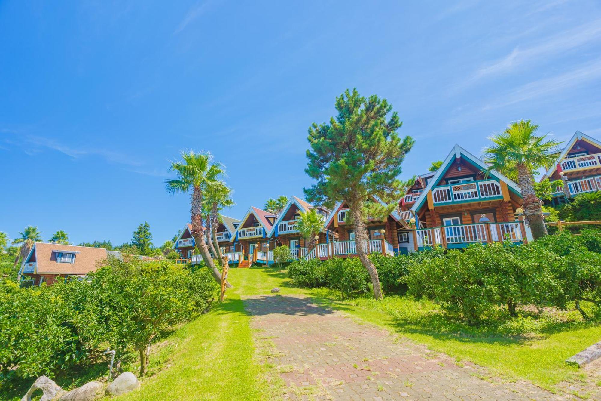 Jungmun Log Pension & Resort ซอกวีโพ ภายนอก รูปภาพ