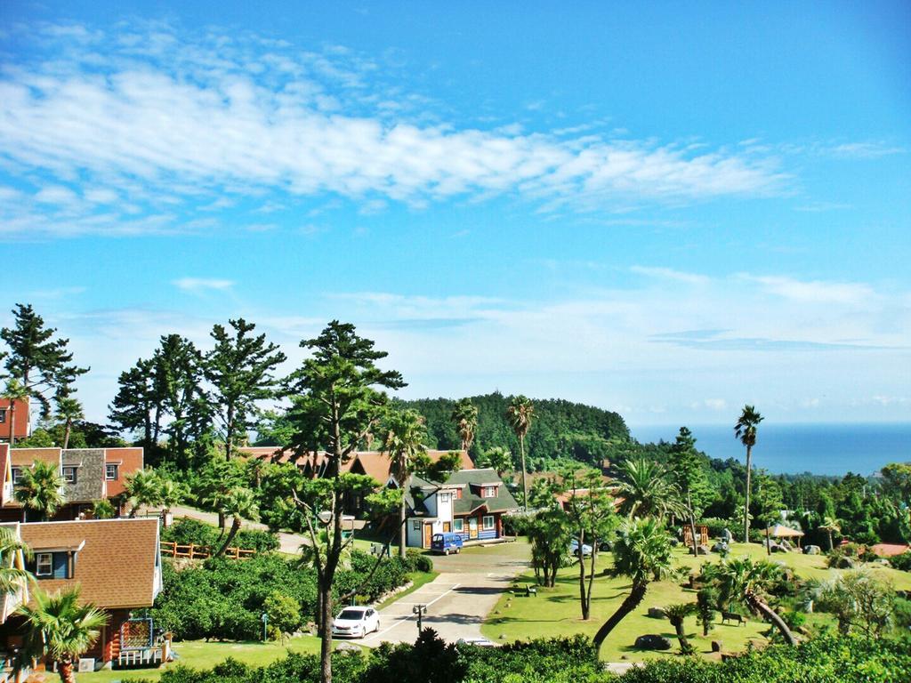 Jungmun Log Pension & Resort ซอกวีโพ ภายนอก รูปภาพ