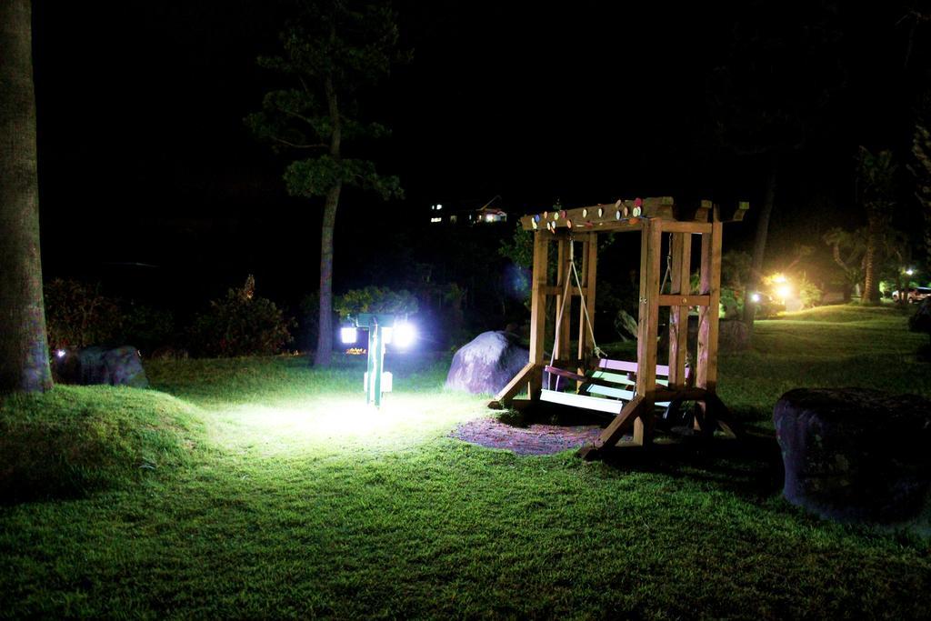 Jungmun Log Pension & Resort ซอกวีโพ ภายนอก รูปภาพ