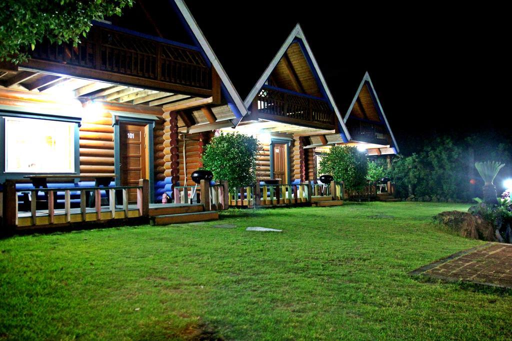 Jungmun Log Pension & Resort ซอกวีโพ ภายนอก รูปภาพ