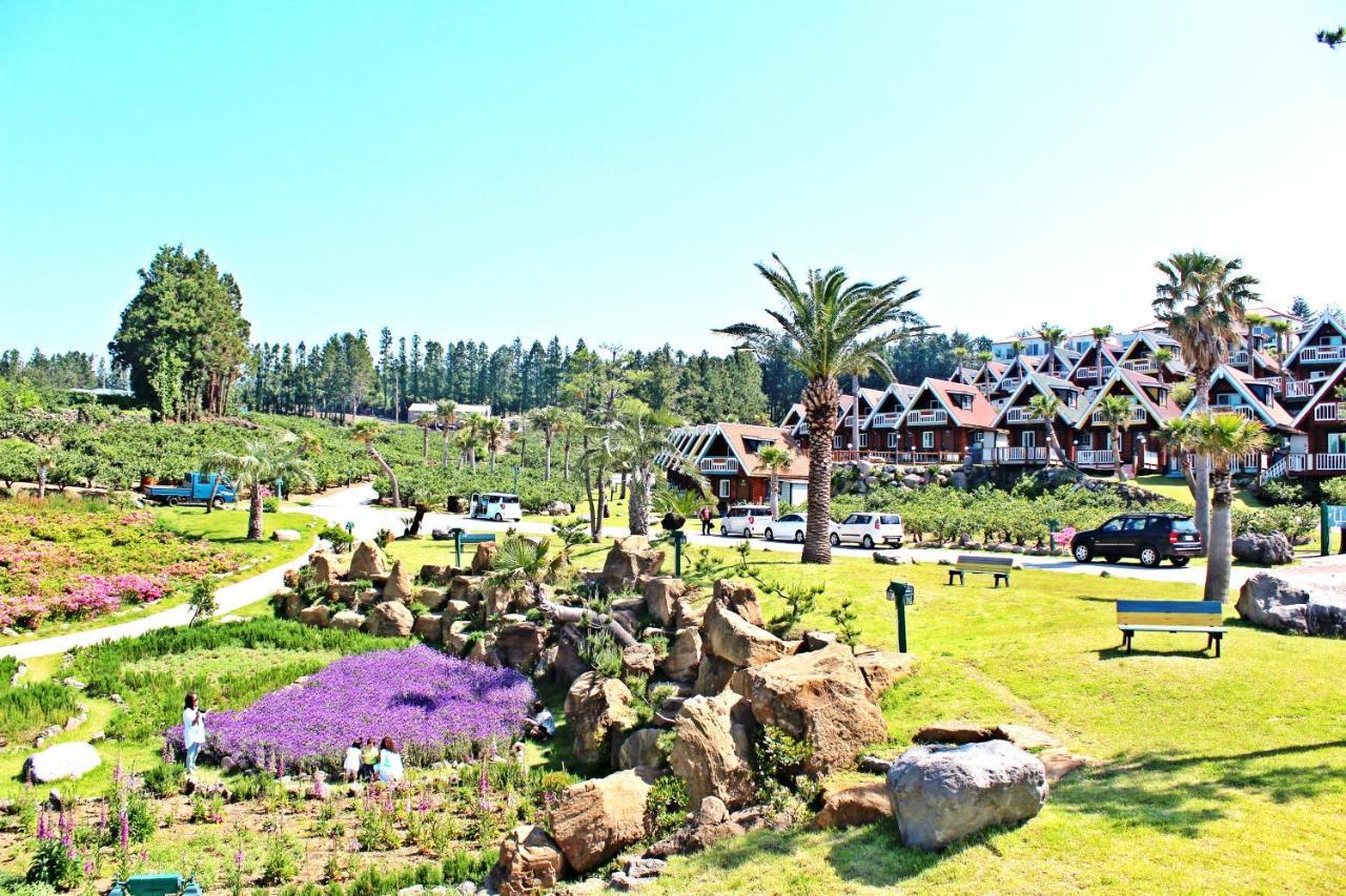 Jungmun Log Pension & Resort ซอกวีโพ ภายนอก รูปภาพ